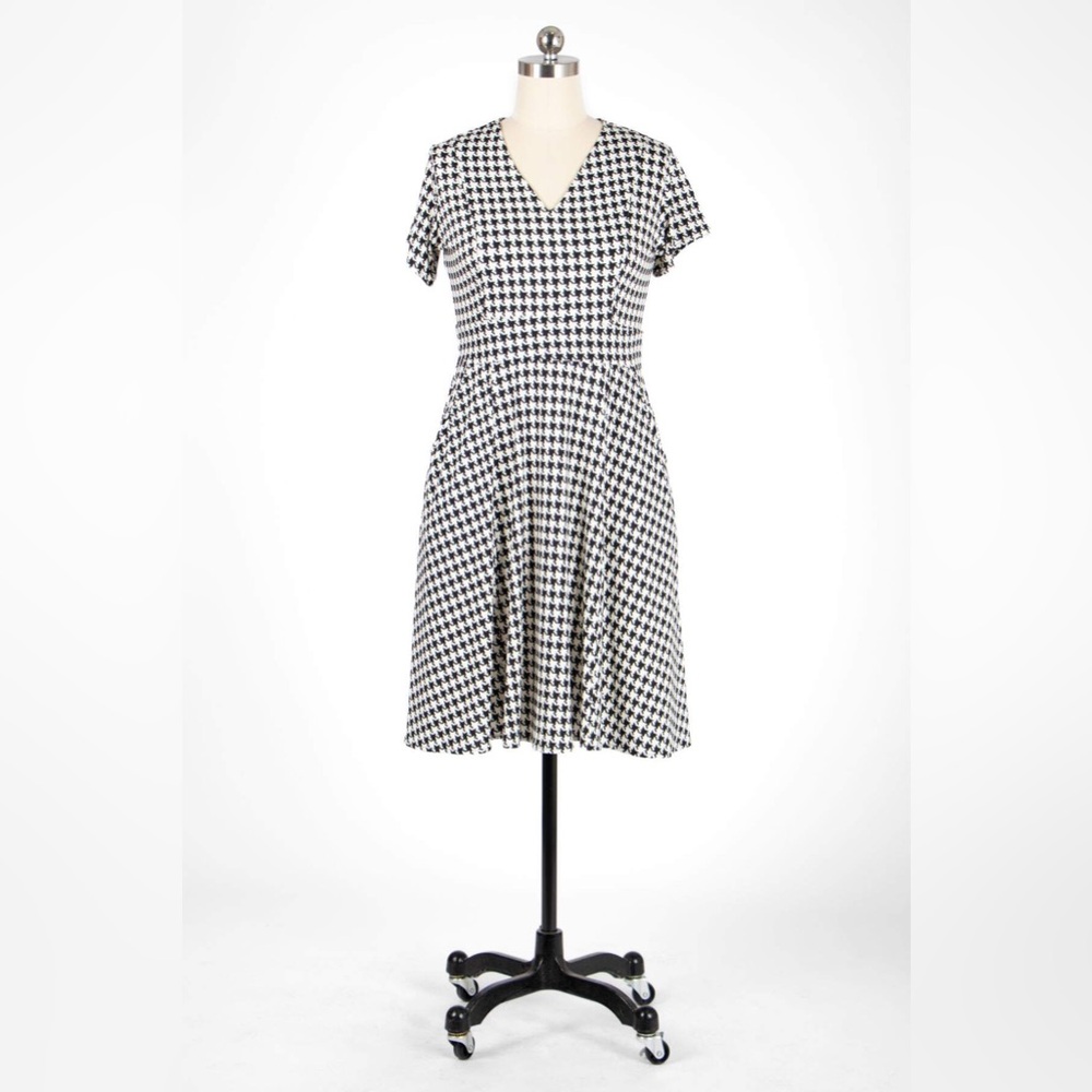 NWT "Karina Dresses" - Cece Dress - Houndstooth - POCKETS! - S/M